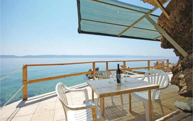 Three-Bedroom Apartment Omis with Sea view 07