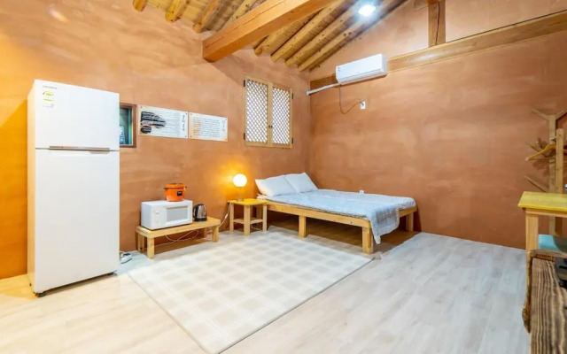 Jeju Bijasupgil15 Pension