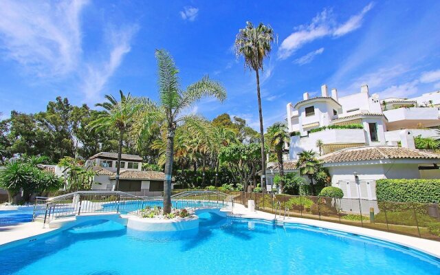 1098 Beachront Modern Duplex Penthouse Roof Terrace 3 Pools