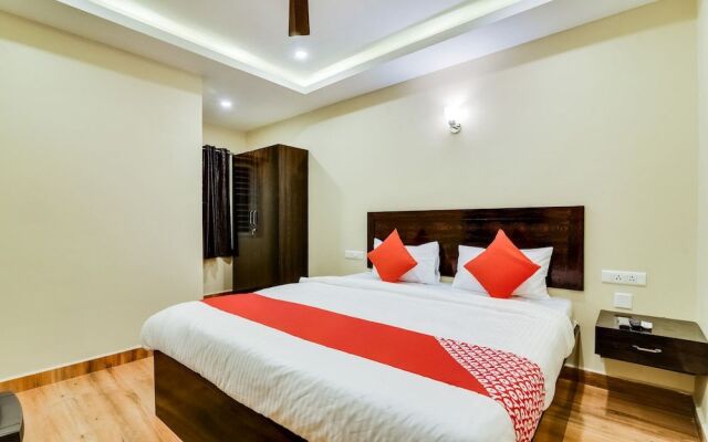 Capital O 28216 Raajas Grand