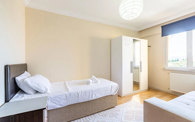 Flat With Shared Pool Near Sabiha Gokcen Airport
