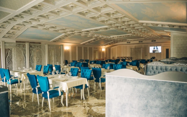 Emerald Suite Hotel
