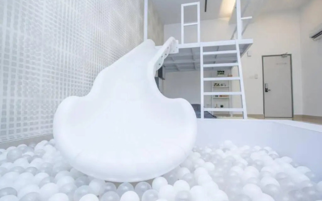 【Manhanttan Mount Austin】The Bubble Room - 6 pax