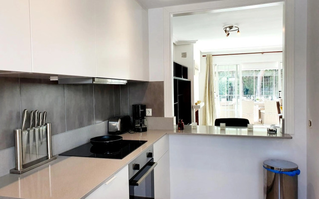 Lomas de Cabopino House