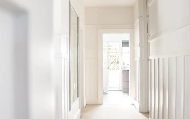 Charming 1920s Villa on Bealey Ave