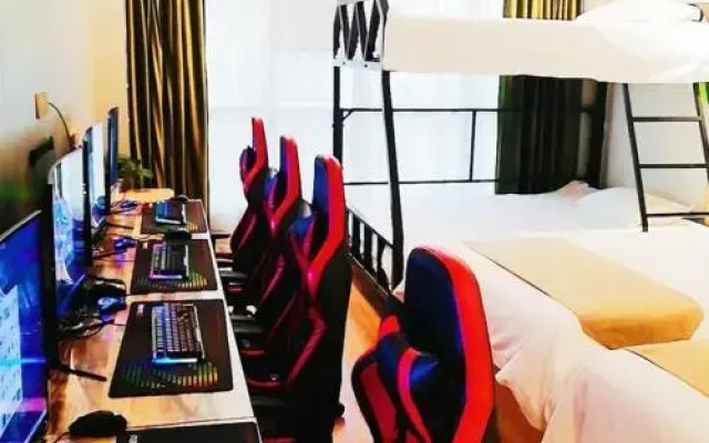 Vatica Hotel (Luotian County City Plaza)