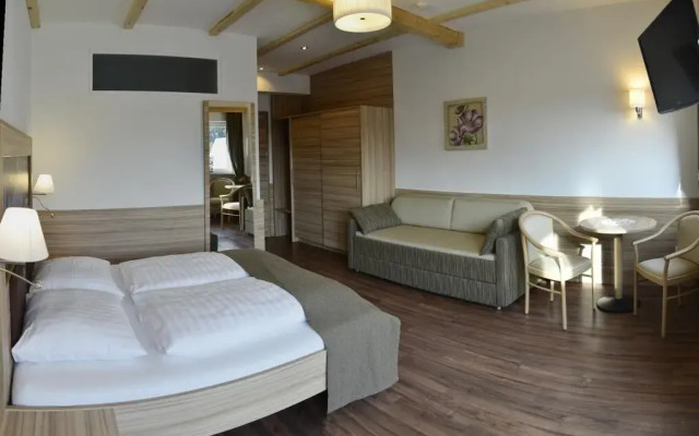 Molaris Lodge