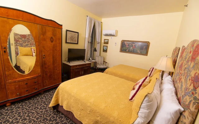 The Lafayette Inn