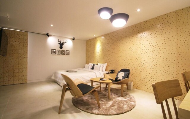 Jeonju Deokjindong Hotel Wannabe