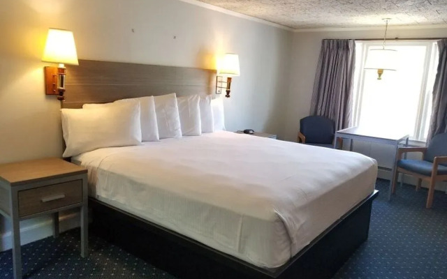 Olde Tavern Motel And Inn