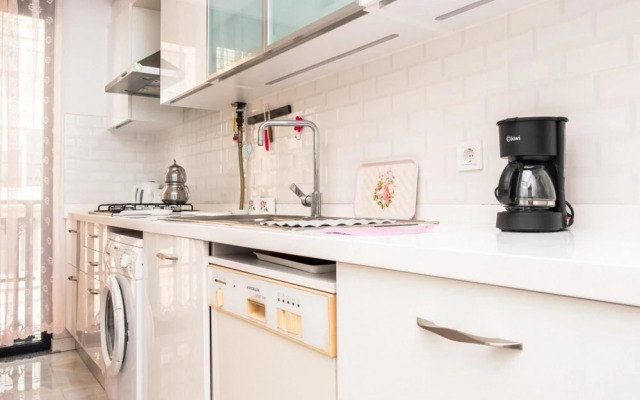 Central Flat Near Trendy Attractions in Kadikoy