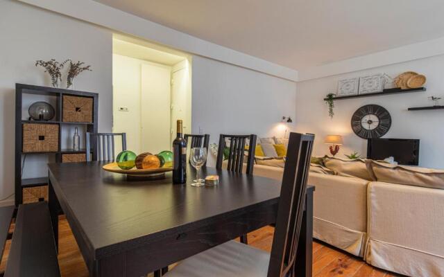 32 -Lovely 2 bedroom Apt in Principe Real
