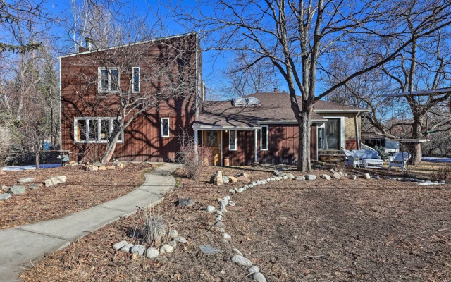 5 Mi to Dtwn Denver: Peaceful Lakewood Home!