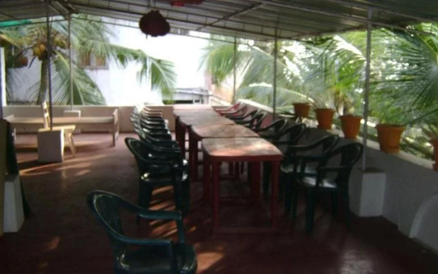 White House Beach Resort