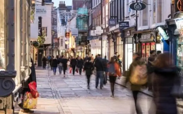Superb Loft Apartment Steps Away From the Minster