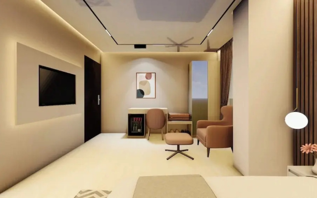 Monsoon Courtyard Luxury Hotel
