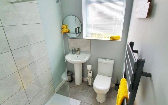 Sunflower Suite under Sasco Apartments