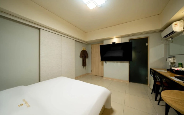 Seongnam Into