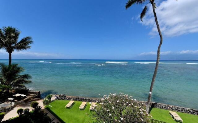 Kahana Reef 303 by RedAwning