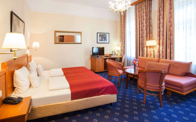 Centro National Frankfurt, Trademark Collection by Wyndham