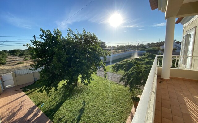 Charming 4-bed Villa in Quinta do Anjo, Palmela
