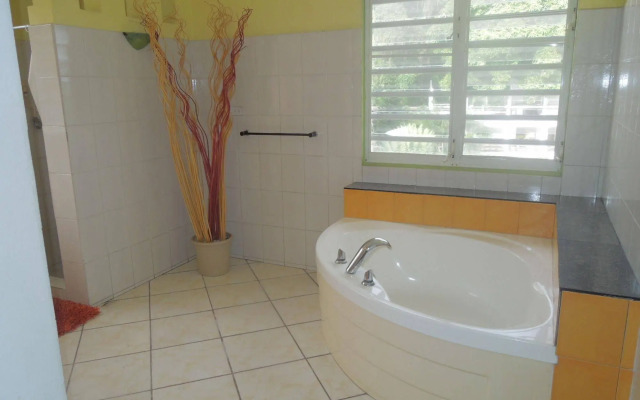 Hotel Kabic Beach Club