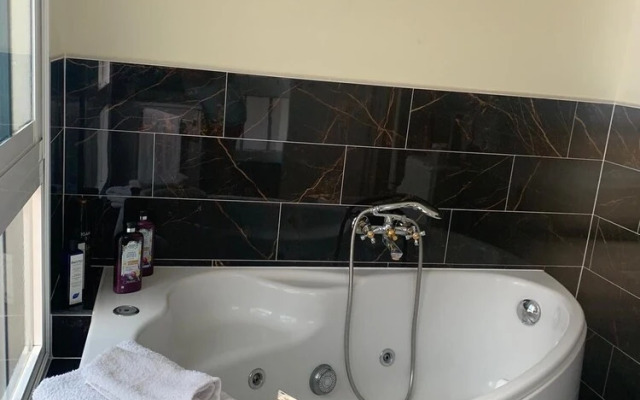 Holiday Villa, heated pool