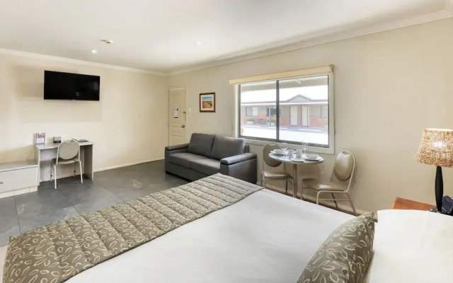 Saltbush Motor Inn