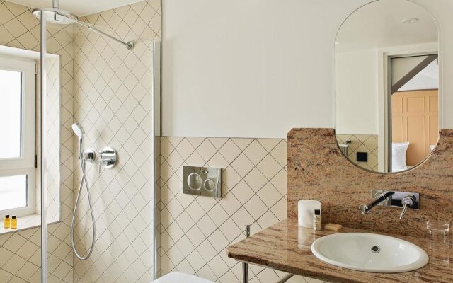 New Hotel Lafayette