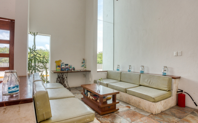 Chac Chi Hotel and Suites