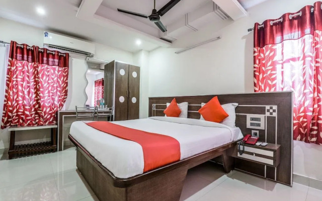 OYO 16930 Madhura Inn