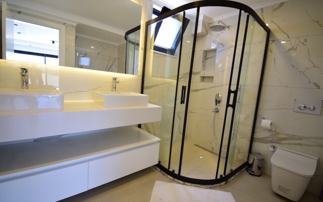 Luxury 4-bed Villa With Private Pool and Jacuzzi