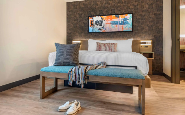Cambria Hotel Denver Downtown RiNo