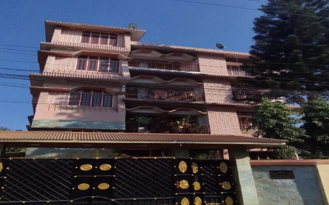 OYO Home 84782 Lucky 13 Homestay