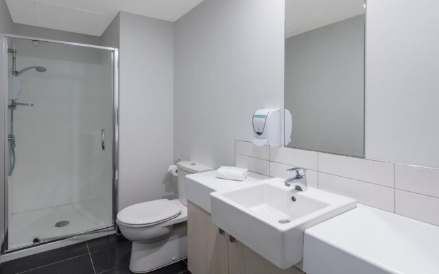 Oaks Auckland Hotel
