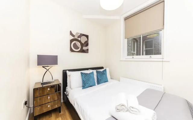Bright 3 Bedroom Apartment in Hammersmith
