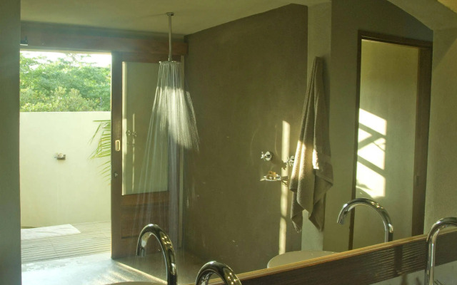 Dugong Beach Lodge
