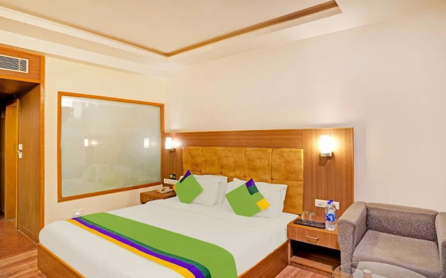 FabHotel Royal CM Bani Park