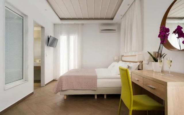 Polis of Naxos Stylish Suites
