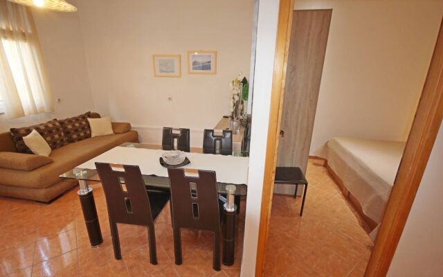 Family Apartment Mirela Borik