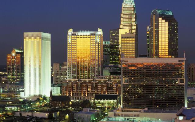 DoubleTree Suites by Hilton Charlotte - SouthPark