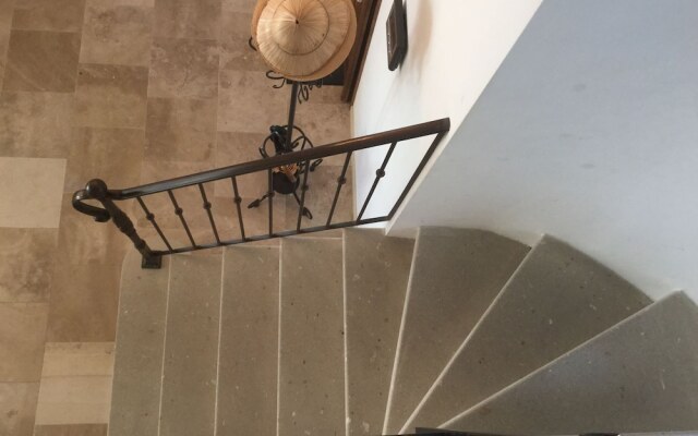 Inviting Villa in Saumane-de-vaucluse With Swimming Pool