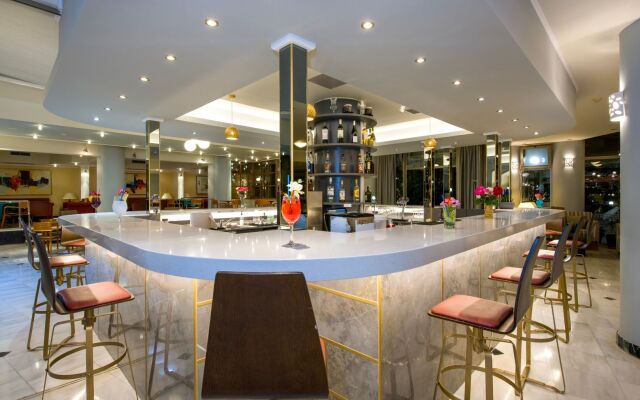 Hydramis Palace Beach Resort