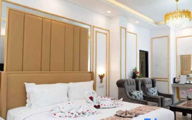 King Royal Hotel