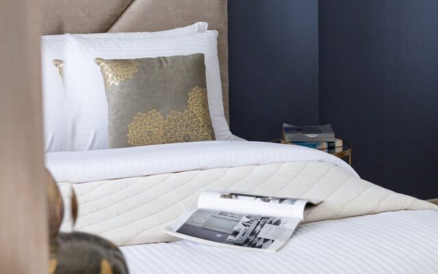 Upscale 2BR Apartment In Downtown Dubai