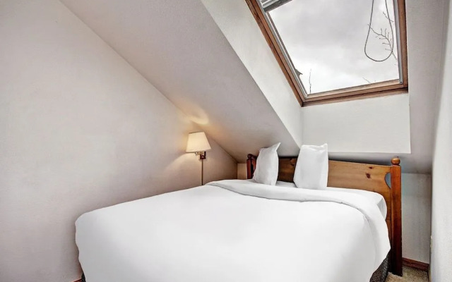 River Mtn Lodge W219