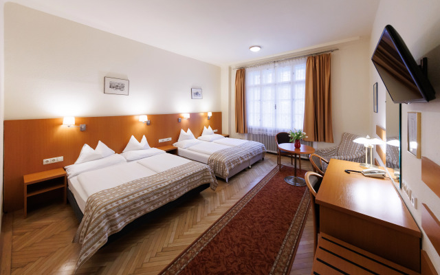 Continental Hotel-Pension