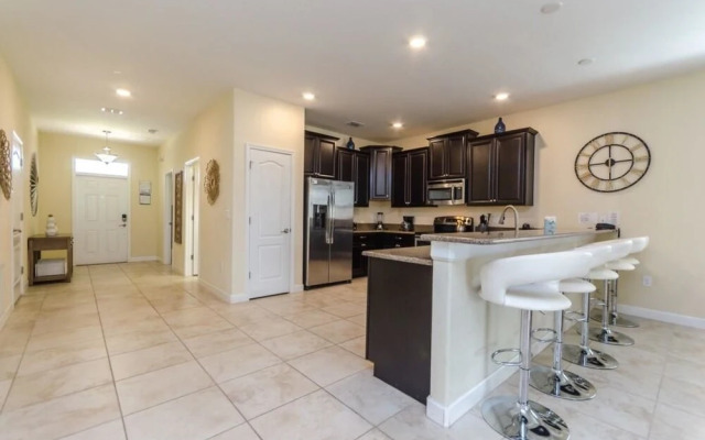 9 Bedroom 5 Bathroom in Champions Gate