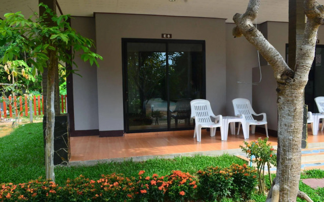 Lanta Nice Beach Resort