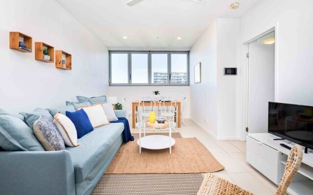 Bright 2 Bedroom Seafoam Apartment